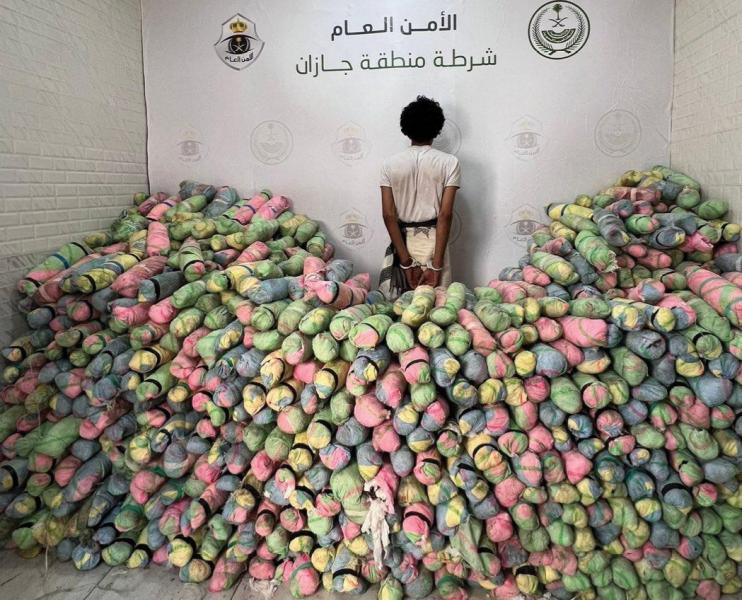 السلطات السعودية تعلن القبض على يمني بحوزته حوالي نصف طن من ”القات” الاخضر