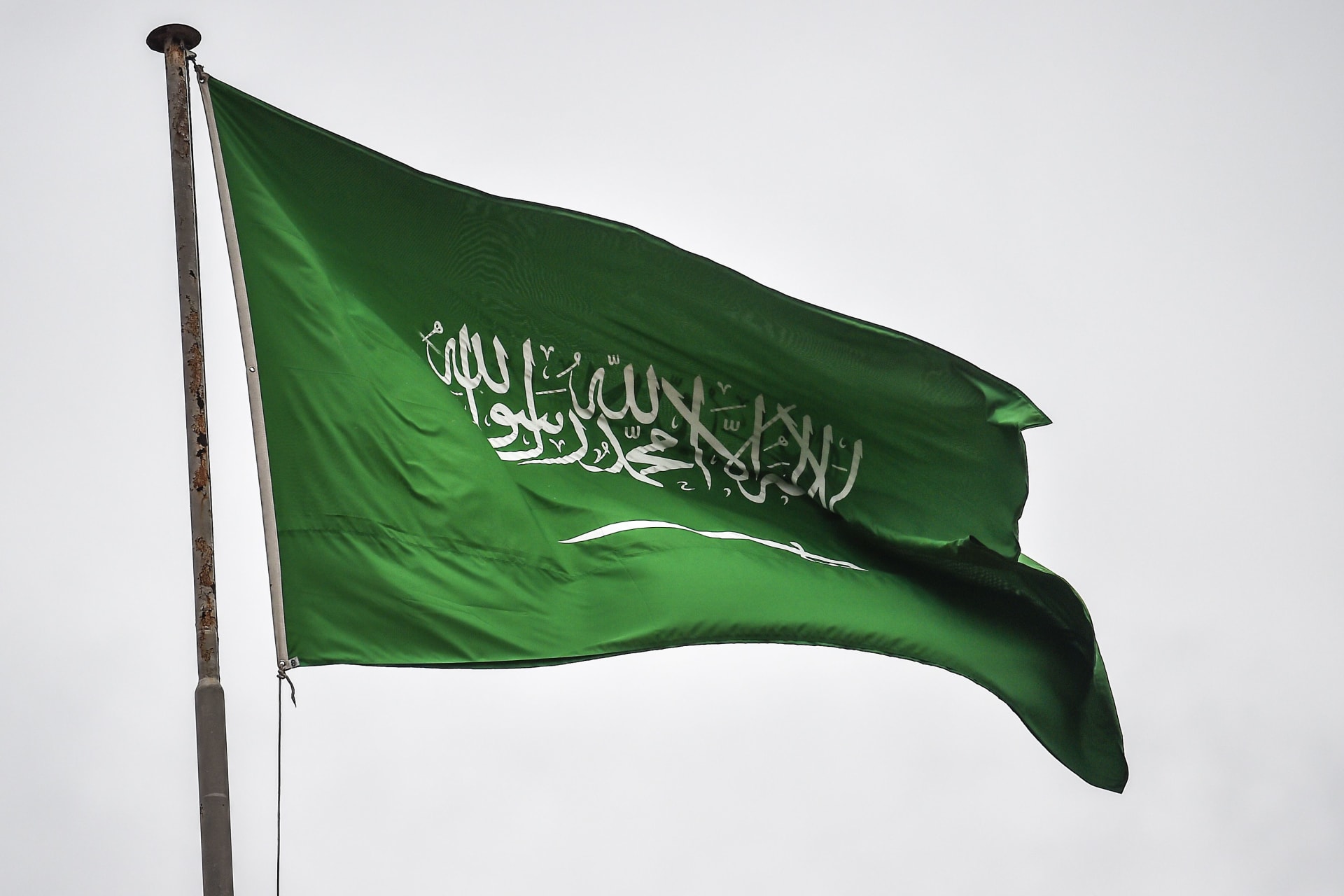 لأول مرة بالمملكة:  تفاصيل قرار ملكي هام يسمح للمقيمين بالسعودية بالعمل في كافة هذه المهن بدون كفيل 