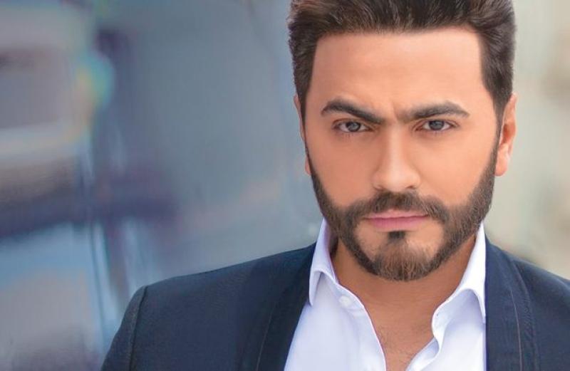 فنان عربي شهير يثير سخرية الجمهور اليمني  في مواقع التواصل بسبب فيلمه الجديد 