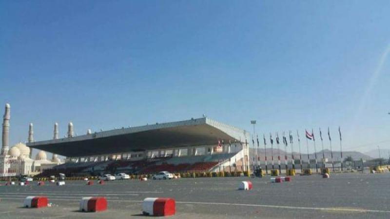 القبائل توجه أكبر صفعة للحوثيين  داخل ميدان السبعين بصنعاء .. وهذا ما حدث لكيمرات التصوير !
