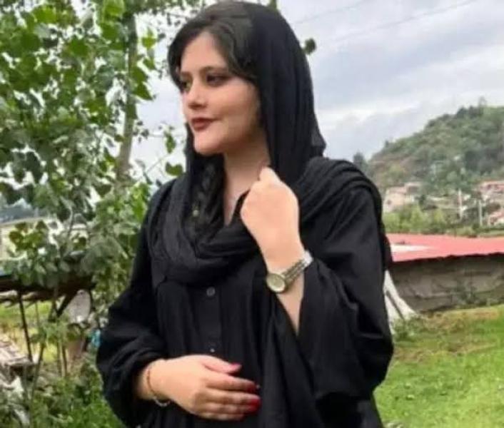 فتاة إيرانية حسناء احتجزوها وعذبوها بوحشية حتى الموت لأنها رفضت هذا الامر !