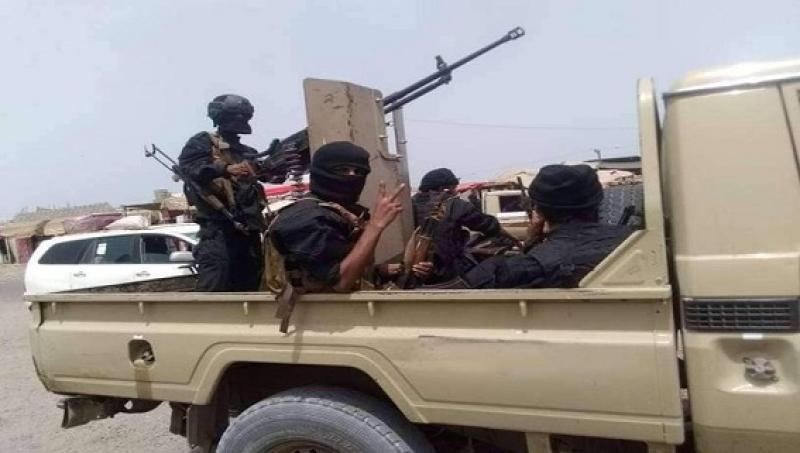 ورد الآن : مقتل 8 جنود وجرح العشرات في اليمن  بينهم قائد عسكري رفيع في معارك وادي عومران بأبين