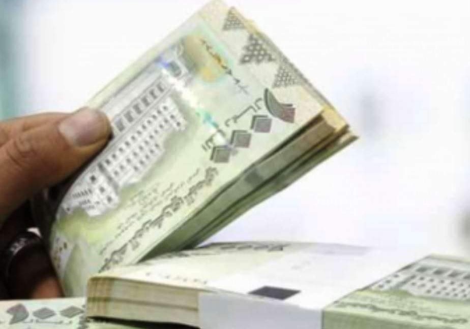 انخفاض صاروخي ولأول مرة لأسعار الصرف في عدن وصنعاء ..تعرف على السعر الآن مباشرة من محلات الصرافة