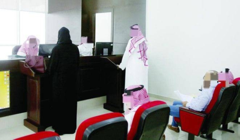رجل سعودي يرفع دعوى قضائية ضد زوجته بسبب لسانها.. والمفاجئة الصادمة في السبب الذي لا يستطيع تطليقها