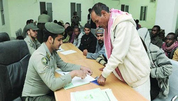 رسميا.. الجوازات السعودية تحذر كل من يحمل تأشيرة زيارة عائلية من الوقوع بهذا الخطأ.. سيتم ترحيله فوراً