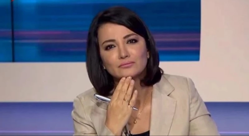 لم يتمالك نفسه عاى الهواء ..مذيعة الجزيرة تصفع زميلها على الهواء وتلقنه درساً بالأدب بعدما حاول فعل هذا الشيء المخجل والمعيب؟!
