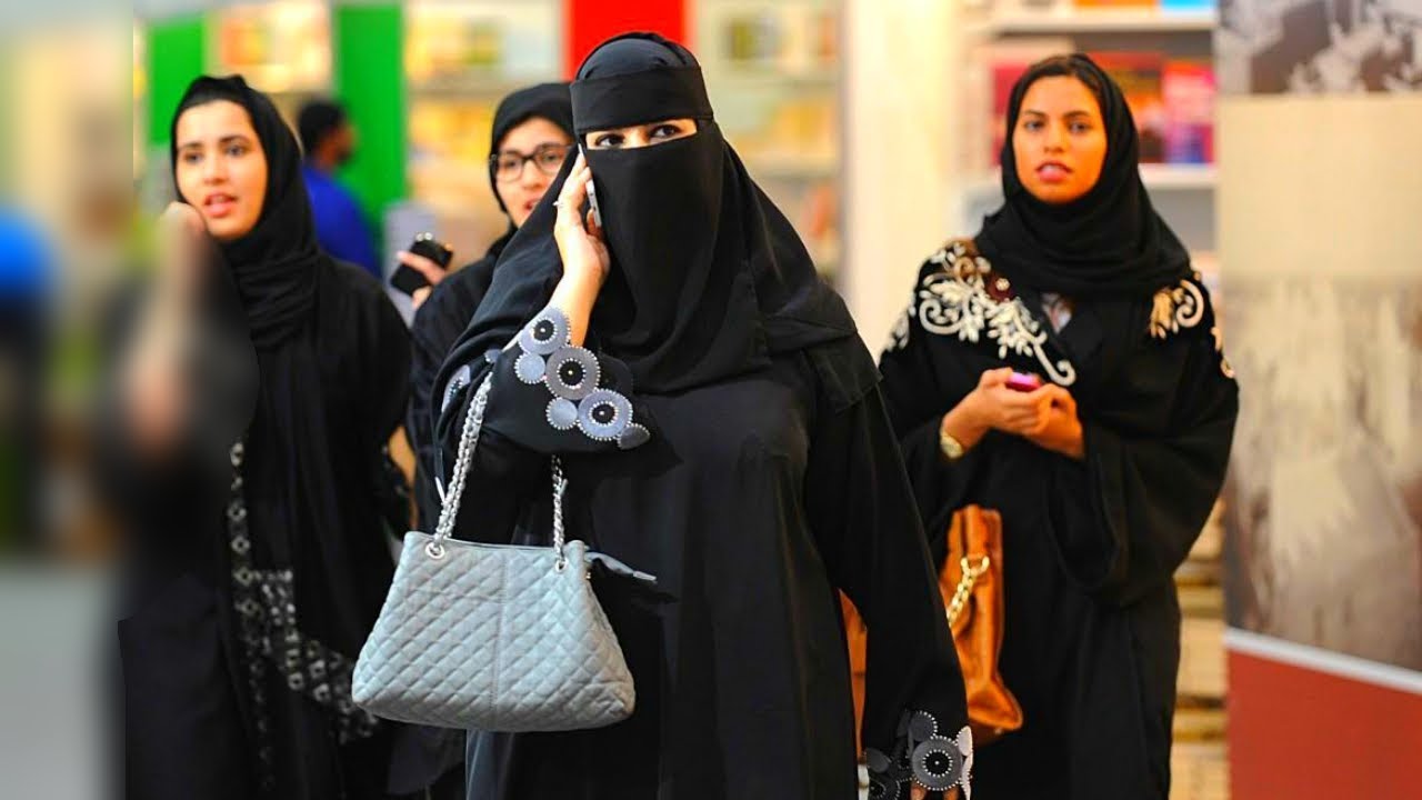 فتاة خليجية