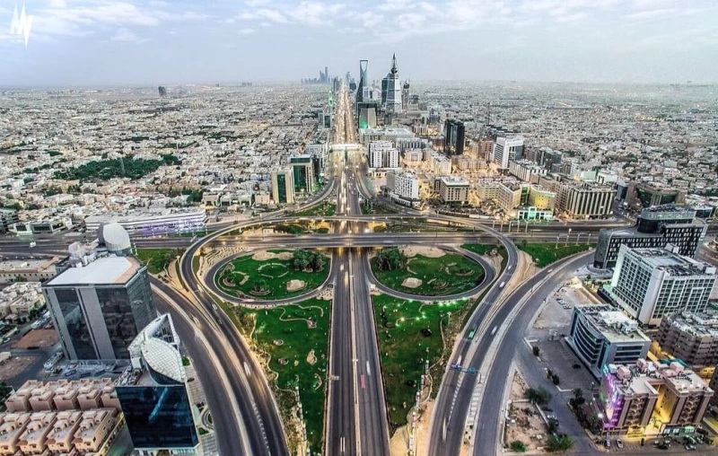 شاهد .. قناة العربية تنشر تفاصيل صادمة للمفاجأة التي ظهرت خارج مدينة الرياض..!!
