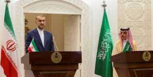 طهران تبلغ الحوثي بأنها تقترب أكثر من صيغة حل ترضيهم بشأن الرواتب والاخر يتخوف من اختراق سعودي 