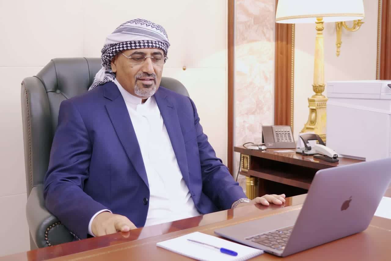 اليمن : في تصعيد جديد الانتقالي يلوح بالانسحاب من المجلس الرئاسي بعد استقالة الزبيدي ويضع هذه الشروط..تفاصيل مفاجئة