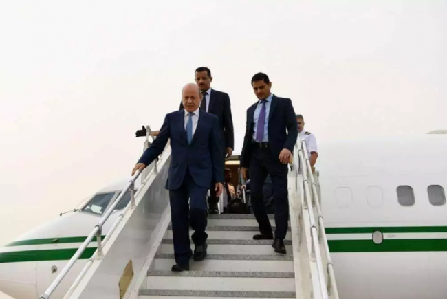 صدمة مدوية .. الكشف عن السبب الحقيقي وراء عودة الرئيس اليمني العليمي الى عدن دون بقية أعضاء المجلس الرئاسي