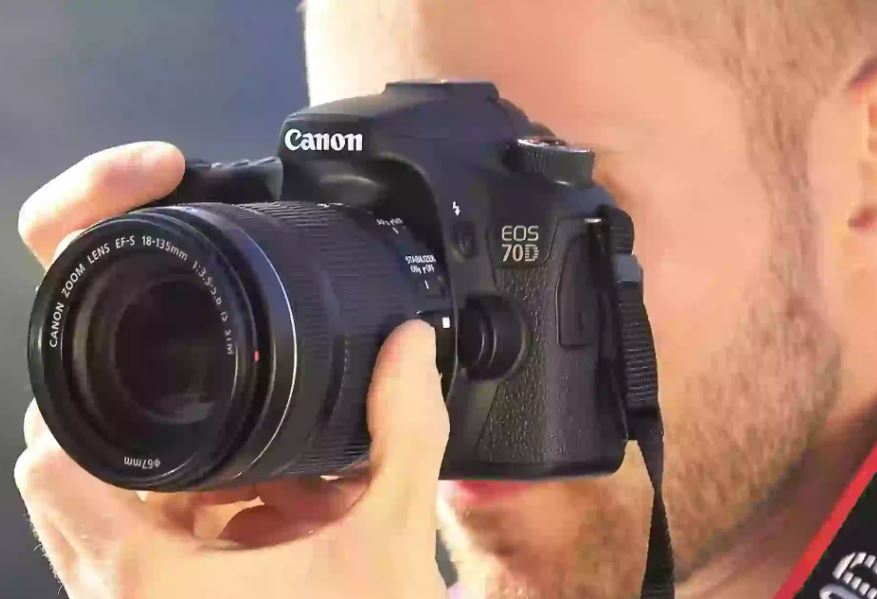 لمن لا يعرف ..  السعودية تصدر قرار هام ومفاجئ بمنع التصوير في هذه الاماكن  وتكشف نوع العقوبة !