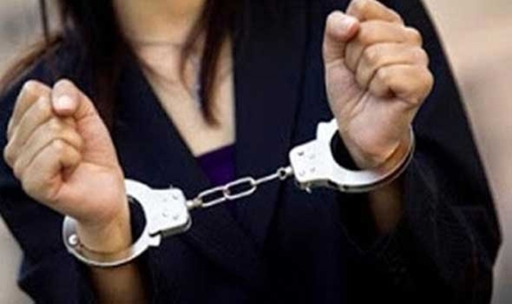 شاهد زوجة تتفنن في تعذيب زوجها.. ربطته بالحبال أثناء نومه وبدون رحمه قامت بفعل صادم و غير متوقع(تفاصيل مثيرة)