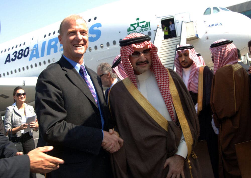   بداخلها عالم اخر يفوق الخيال .. شاهد بالصور طائرة الوليد بن طلال الاغلى والافخم في العالم “القصر الطائر” .. مالم تراه عيناك من قبل 