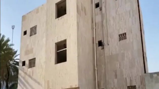 منزل فنان سعودي شهير تقرر إزالته ضمن الأحياء العشوائية في المملكة .. لن تصدق ماذا يوجد بداخله ؟