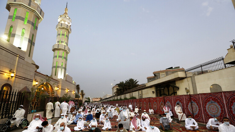 عادات يتم ايقافها ولأول مرة في كافة المساجد السعودية .. تفاصيل