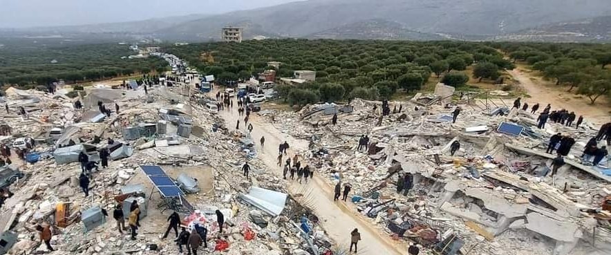 شاهد.. عالم تركي يفجر مفاجأة كبرى ويكشف عن السلاح المستخدم لإحداث الزلزال المدمر!