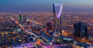 سعودي ياخذ مقيمة الى منزله وبعد يومين كشفت كاميرا المراقبة مفاجاءة صادمة تثير الجنون !!