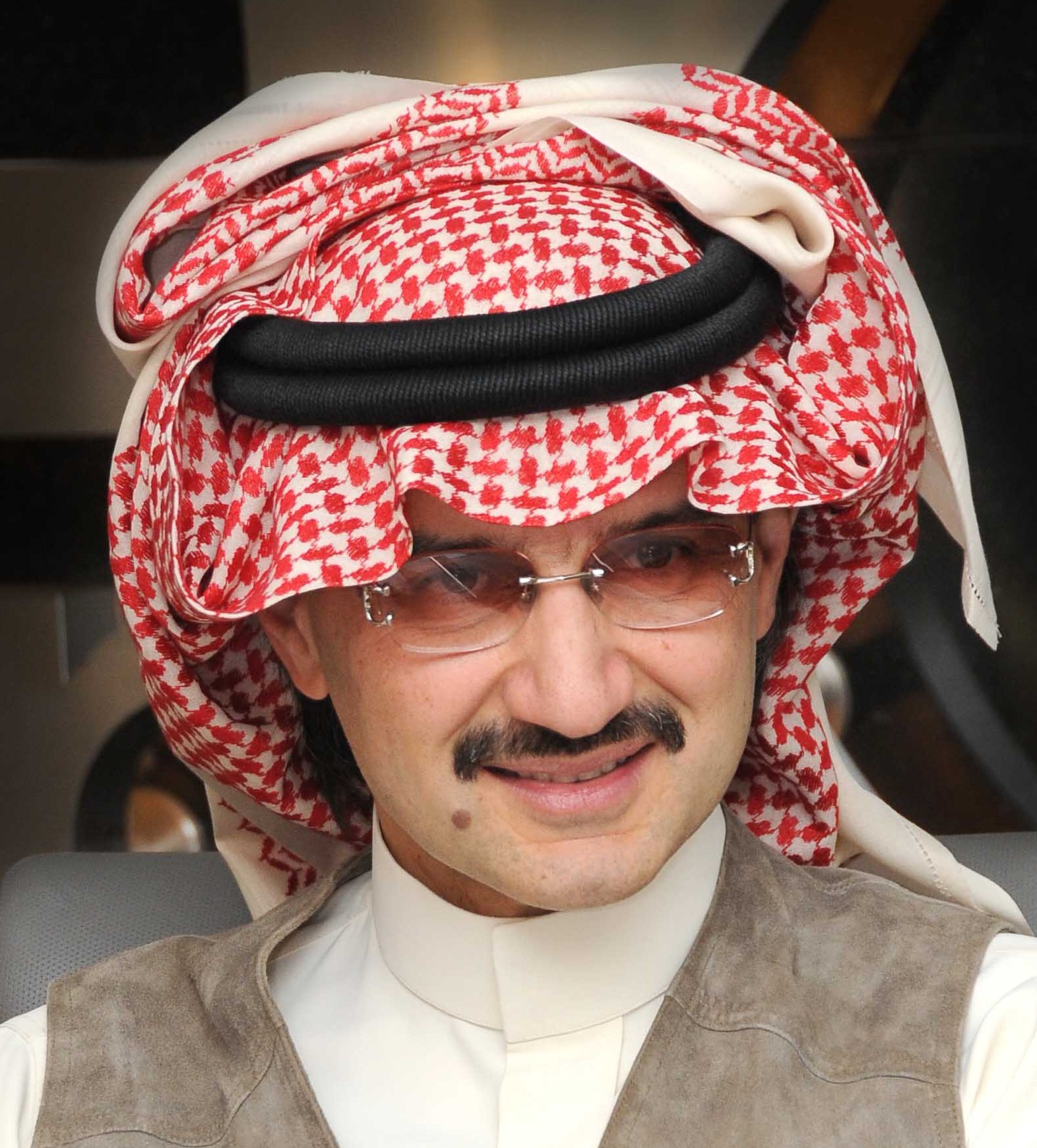 شاهد: أول ظهور لزوجة الوليد بن طلال اليمنية التي اشعلت السعودية..(صورة)