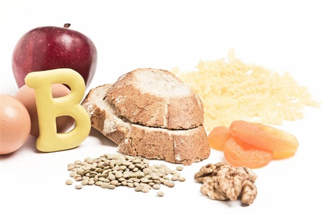 فيتامين B12 