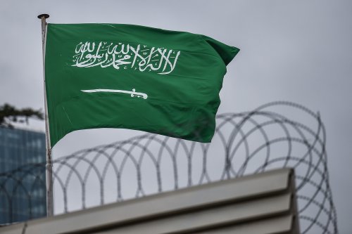 يشيب له الراس ..الأمن السعودي يداهم شقة سكنية لعمالة وافدة .. وما عثروا عليه داخلها كان مفاجأة صادمة! (صور)