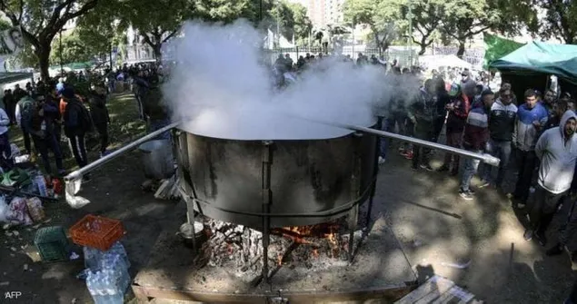 قدر طباخة عملاق