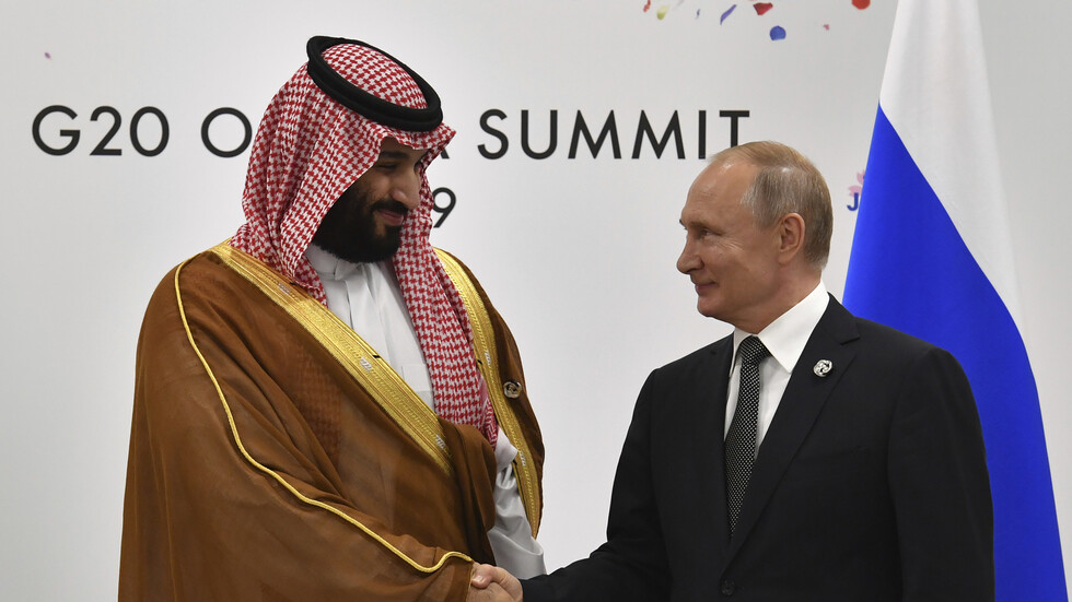 خطوة شجاعة لولي العهد السعودي الامير محمد بن سلمان مع الرئيس الروسي افرح بها أمريكا وبريطانيا .. صور 