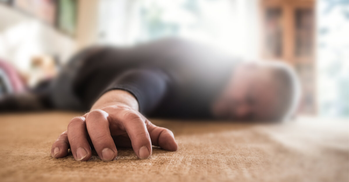 عشرينية فائقة الجمال احضرت صديقتها للمذاكرة في المنزل في غياب شقيقها ..وعندما عاد وفتح الباب كانت الصدمة التي افقدته وعيه فسقط مشلولا على الفور؟