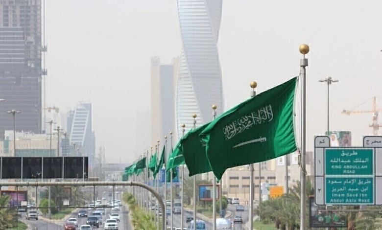 السعودية تكشف عن المهن التي سينتهي مستقبلها قريبا في المملكة العربية