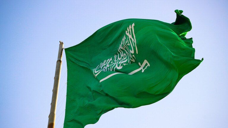 بشرى للمغتربين والوافدين .. تأشيرة زيارة الى السعودية قيمتها 500 ريال والمفاجأة في مزاياها!!