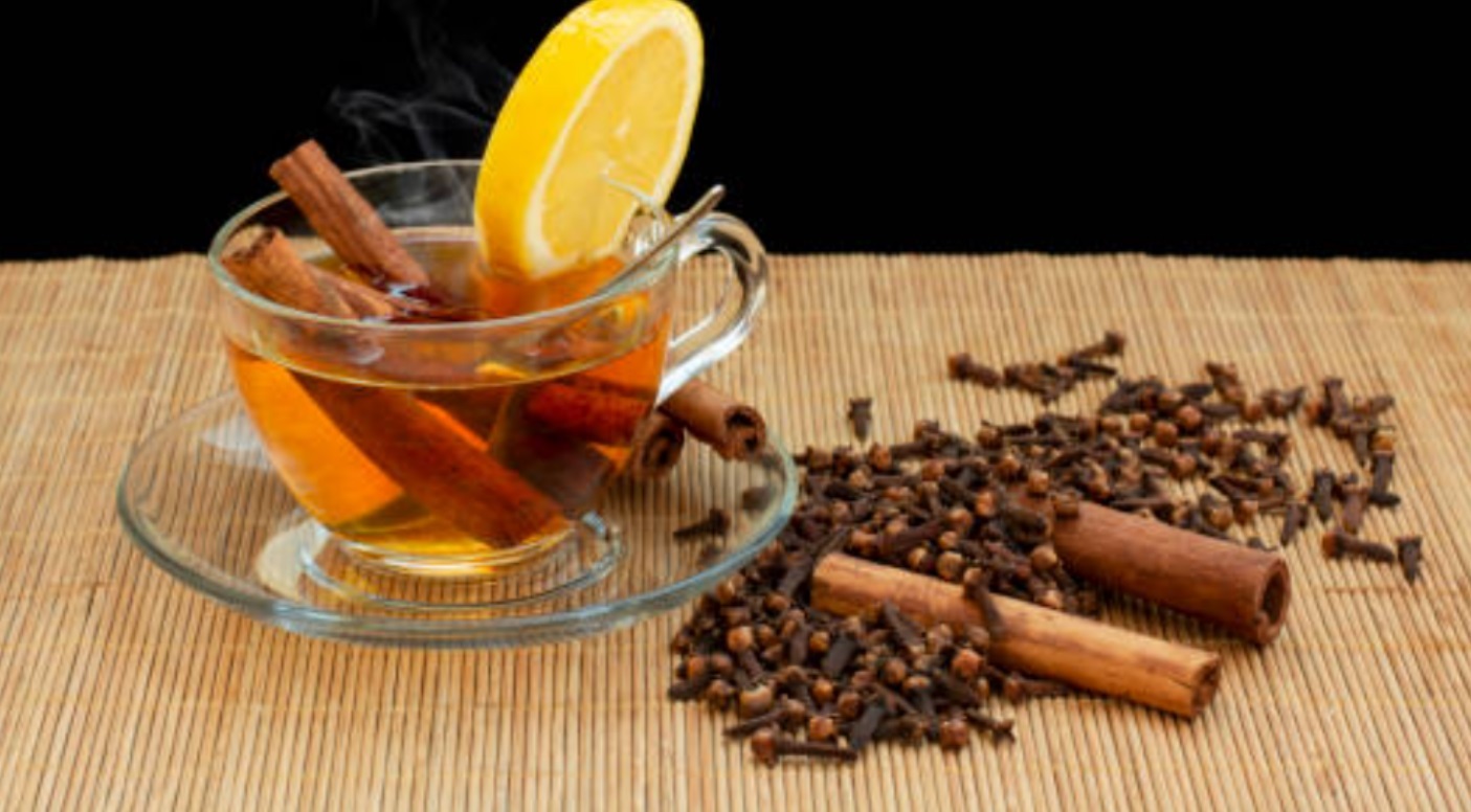 فوائد العسل بالقرنفل