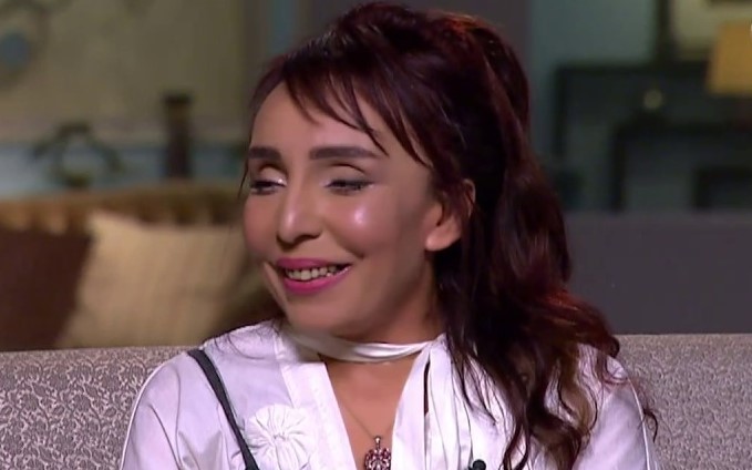 الفنانة معتزة