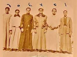 شاهد صورة نادرة جداً تجمع 6 من أبناء الملك عبدالعزيز آل سعود .. الأسماء كُتبت بخط ملك راحل