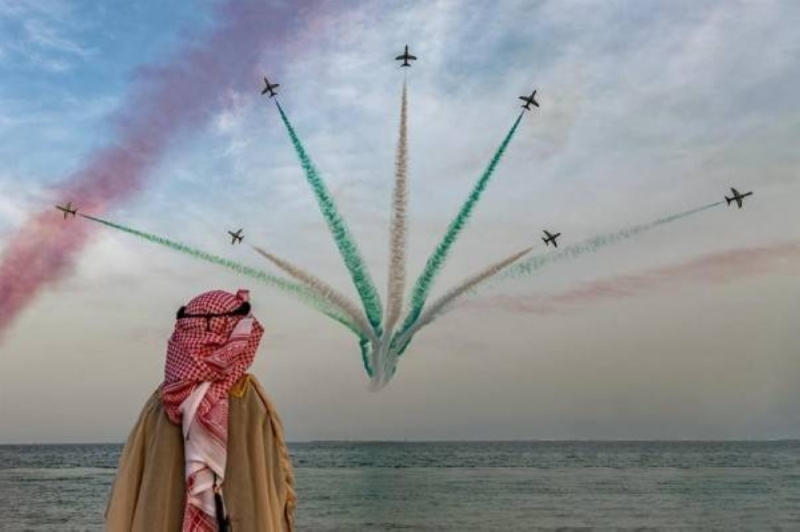 شاهد.. عروض جوية للصقور السعودية بسماء الجبيل تبهر المواطنين