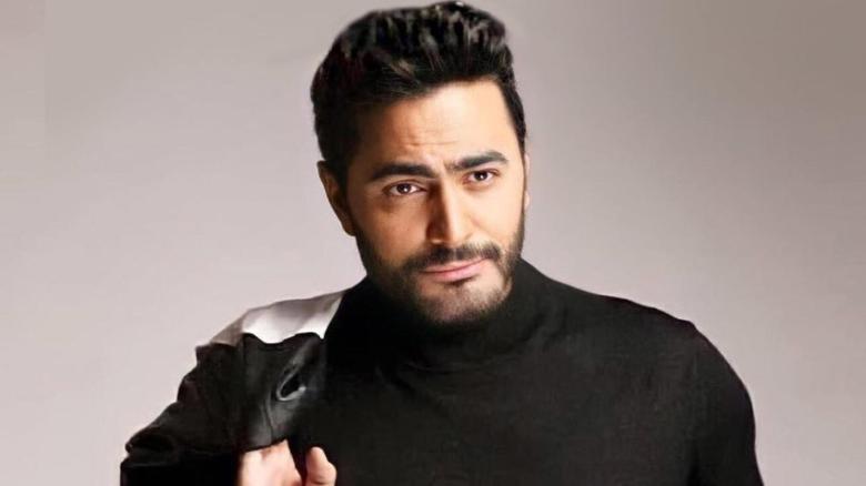 شاهد بالصور ..ابنة تامر حسني تظهر بالحجاب وتؤدي مناسك العمرة من السعودية