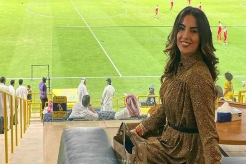 زوجة مدرب النصرالسعودي تكشف عن شعورها أثناء الاستماع لصوت الآذان في المملكة..شاهد 