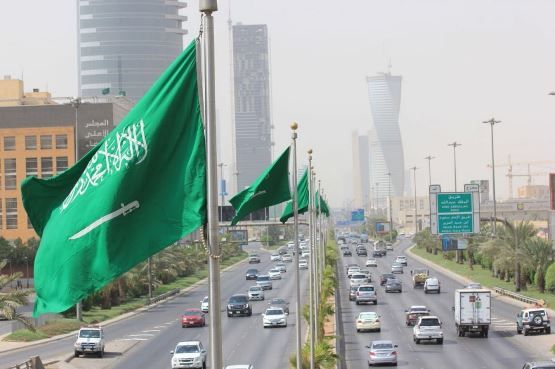 لأول مرة في تاريخها ..السعودية تفاجئ المقيمين بتسهيلات ضخمة ستغير حياتهم بشكل كبير