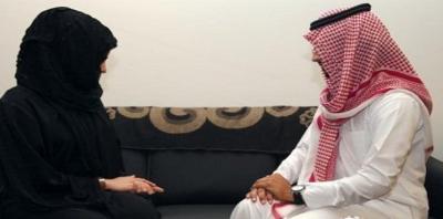 سعودية تفاجئ الجميع وتطلب الارتباط بوالد الشاب الذي تقدم للزواج منها والسبب صادم جدا!