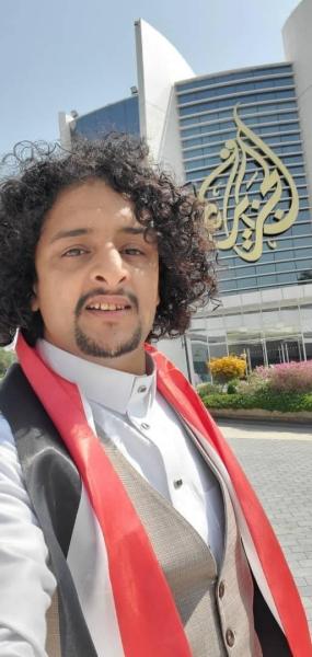 شاهد ..ملاطف حميدي يدهش مذيعي قناة الجزيرة بالبرع اليمني الذي سيقرعه بكأس العالم