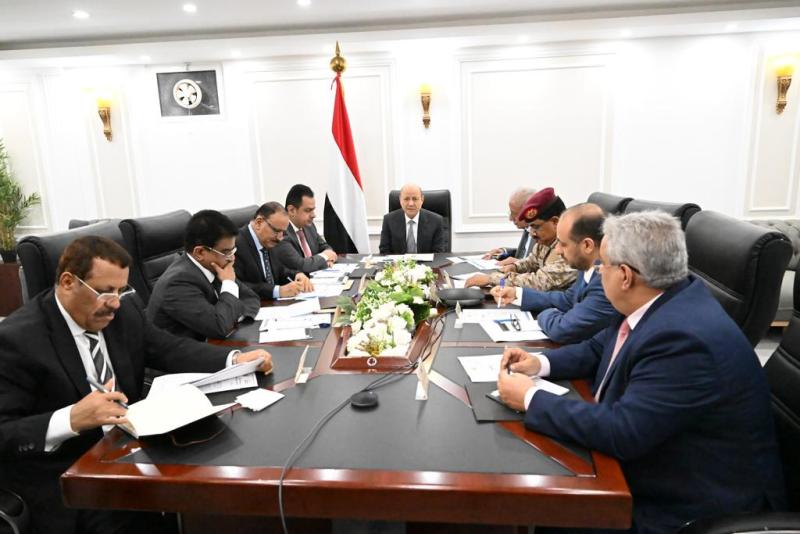 مسؤول في الحكومة اليمنية يفجر مفاجأة من العيار الثقيل .. هذا ما سيحدث خلال الايام القليلة القادمة ..!