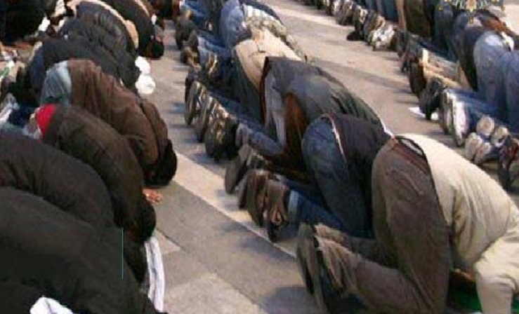 لماذا يأمرنا الله بالانتشار في الأرض بعد صلاة الجمعة .. ستصدمك الإجابة ؟!