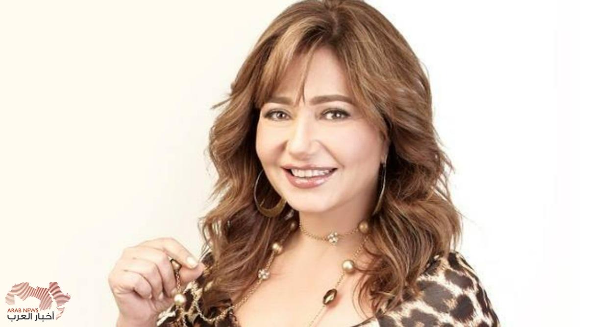 شاهد .. إطلالة مفزعة بالحجاب للنجمة ليلى علوي و الشيخوخة ملأت وجهها وسلبت جمالها؟