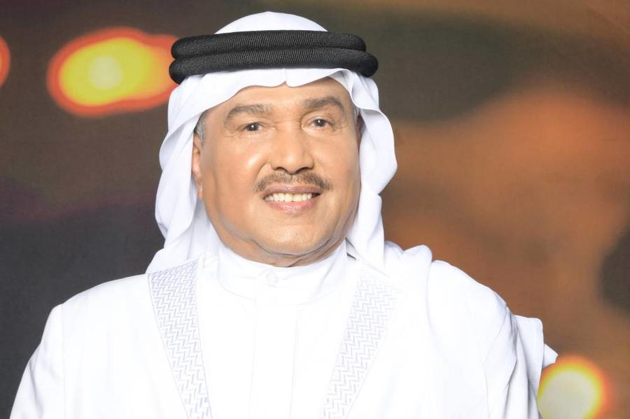 شاهد صورة نادرة للفنان محمد عبده برفقة والدته تجتاح مواقع التواصل.. المفاجأة في جنسيتها؟!
