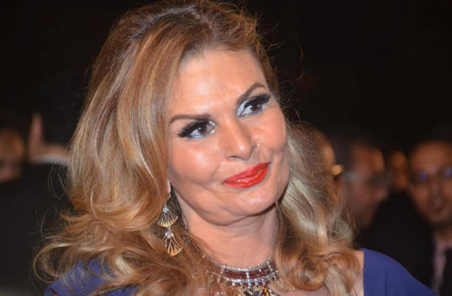 الفنانة يسرا