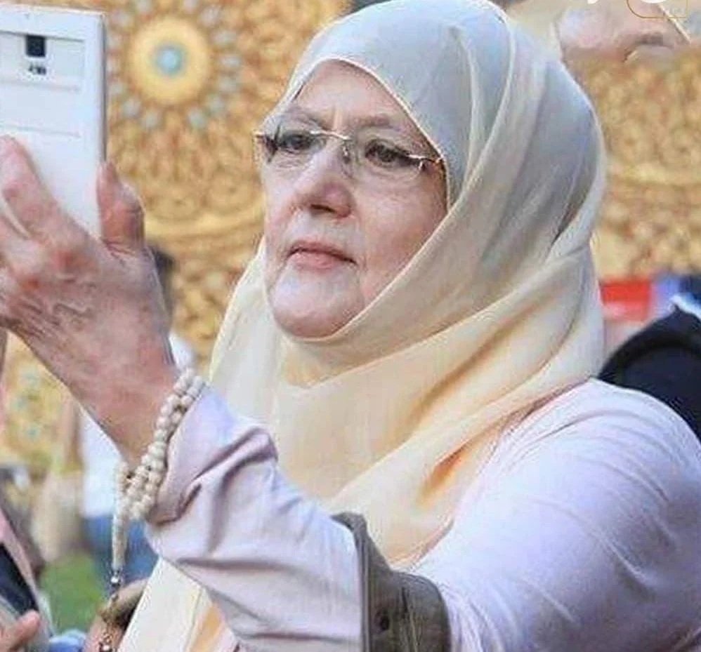 تنشر لأول مرة.. تسريب صورة نادرة لــ فاتنة السينما شمس البارودي مع زوجها السابق الأمير السعودي في شهر العسل .. جمالها يخطف القلوب!.. شاهد
