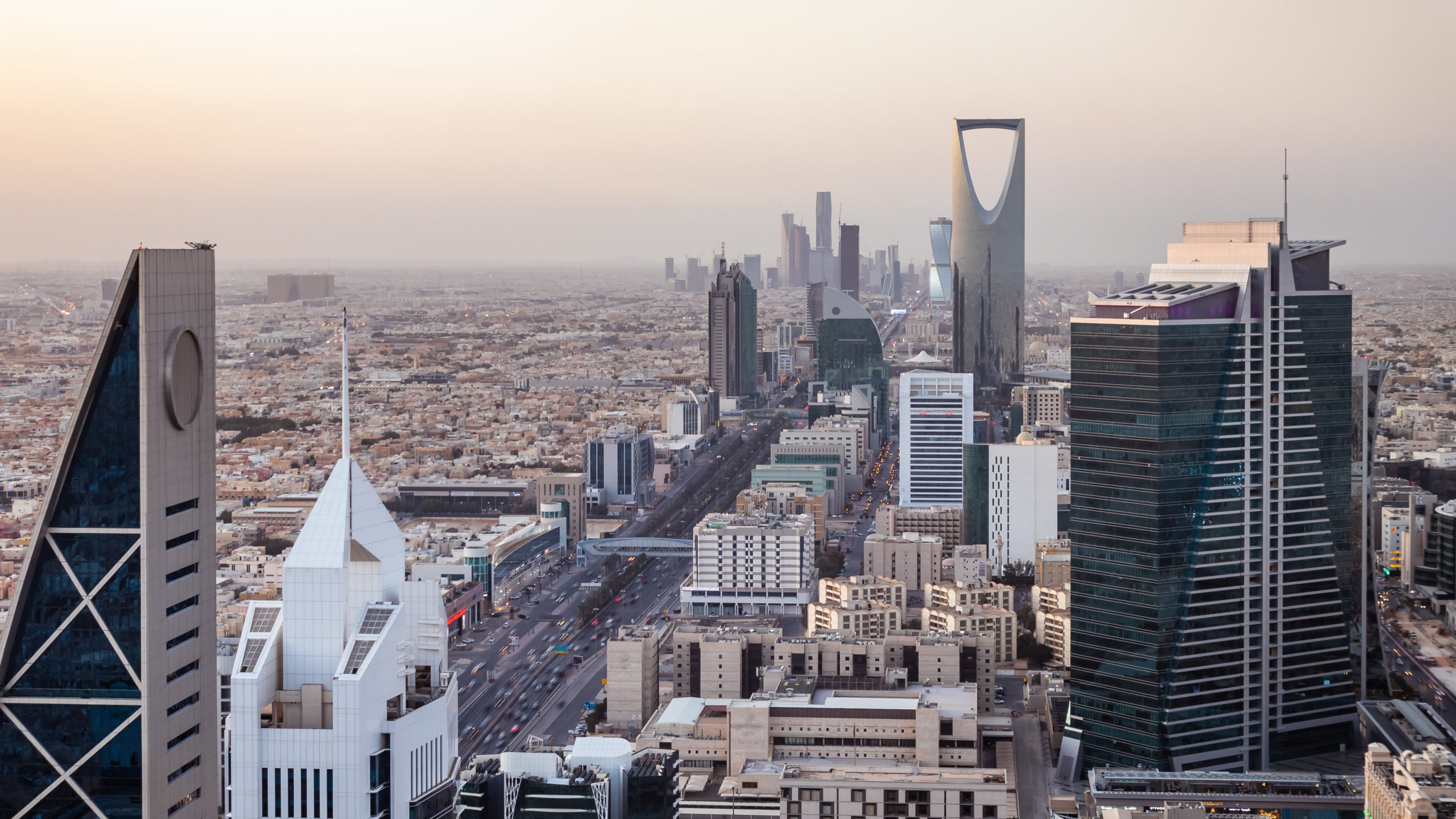 خبير عقاري سعودي يكشف عن الـ 3 فئات من الأجانب المقيمين في السعودية يحق لهم التملك السكني