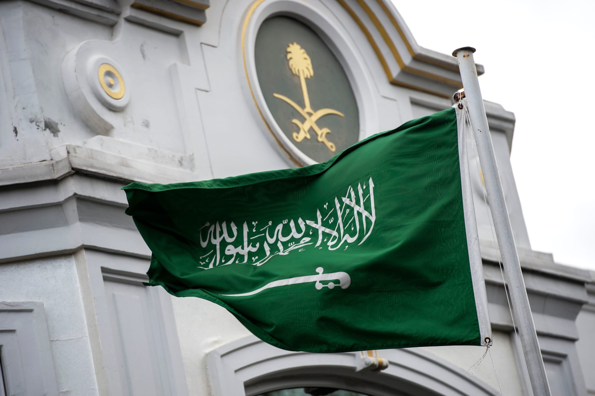 تأشيرة جديدة تسهل على المقيمين العمل في السعودية وبدون كفيل 