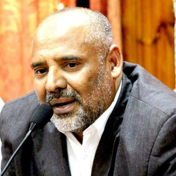 اليمن : البحسني يصدر توجيه بخصوص ”ابن حبريش” بعد ساعات من إيقافه عن العمل .. (وثيقة)