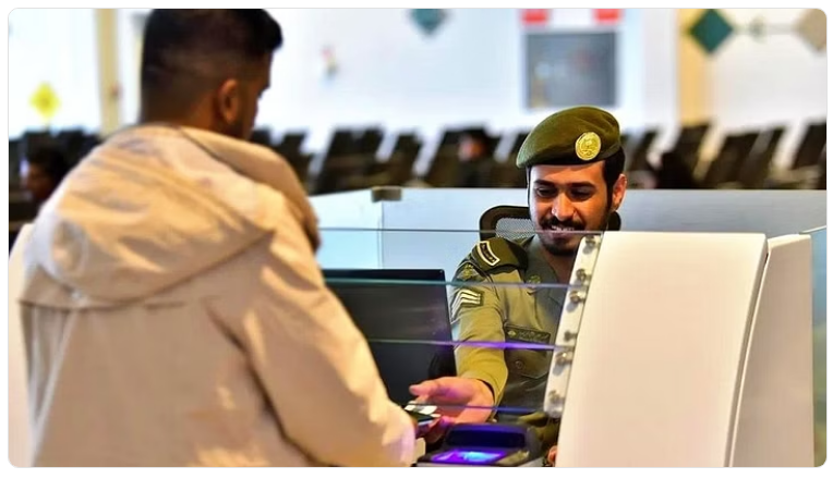 هل سيكون مجاني؟..السعودية تصدر قرار صادم يتعلق برسوم جواز السفر 