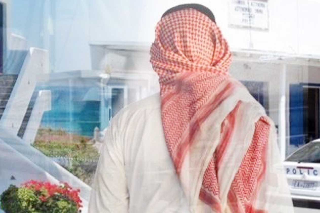 مفاجأة صادمة..  سعودي يضع كاميرا مراقبة في منزله فاكتشف شيء جعله ينهار على الفور!!  